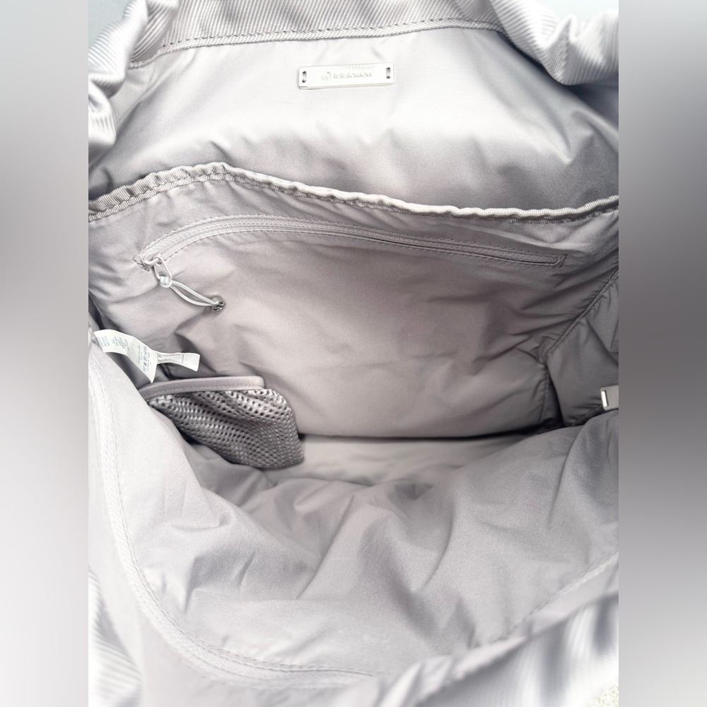Lululemon Carry Onward Rucksack *12L - Picture 7 of 17